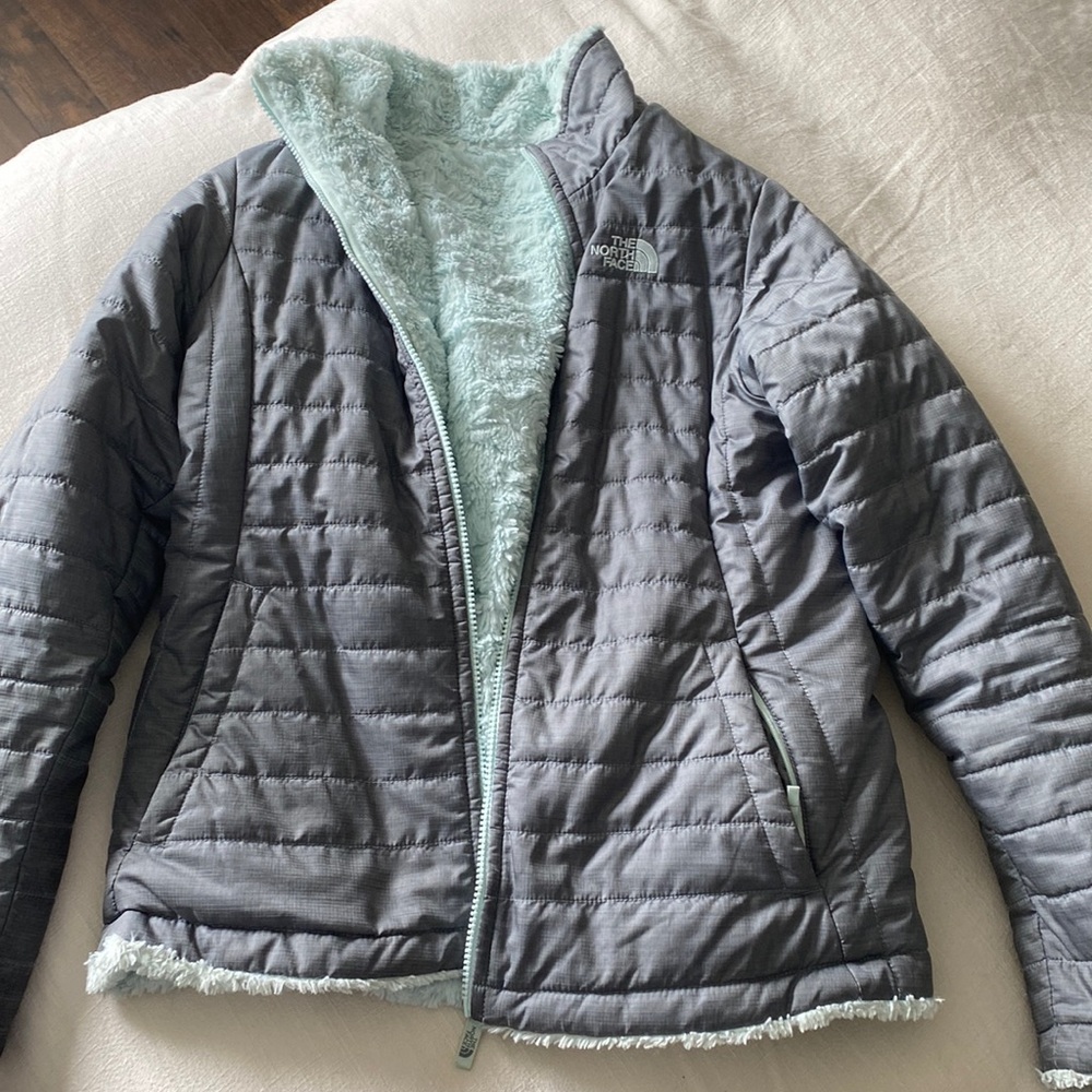 COPY - girls XL north face reversible jacket